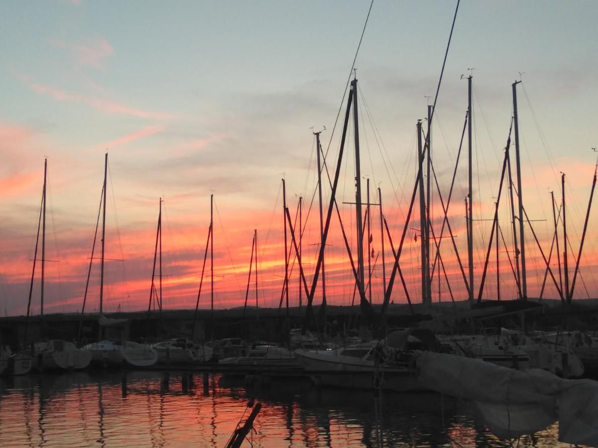 Pfahlbau Sunset I Toplage Elektroboot Inklusive Rust Εξωτερικό φωτογραφία